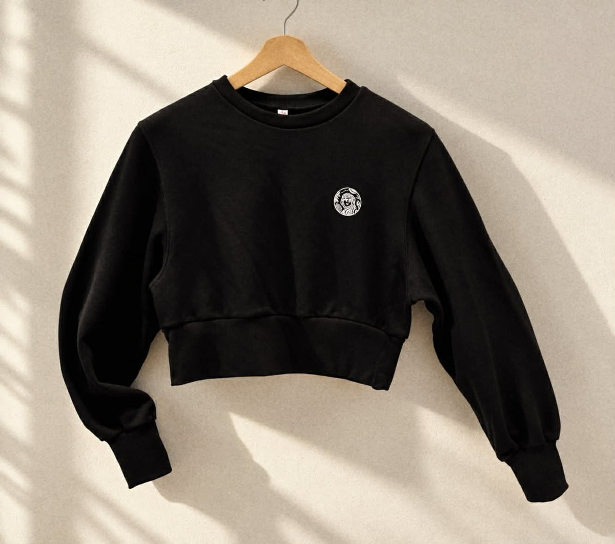 Black Crop Sweatshirt -Grey Embroidery Logo | Pirates of Venus