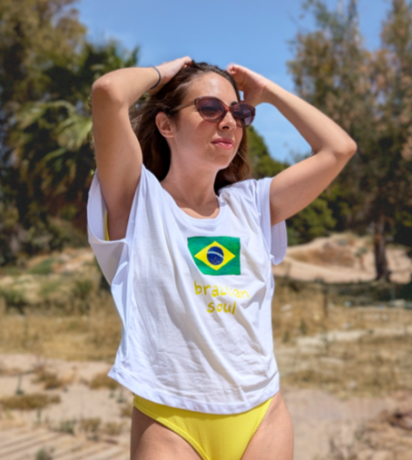 Συνδυασμός του ολόσωμου μαγιό Annie Brazil με το ζαπονέ T-shirt Brazilian Soul 