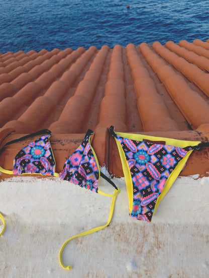 Μαγιό διπλής όψης Jessica Kaleidoscope – πλευρά με γεωμετρικά και  πολύχρωμα σχέδια