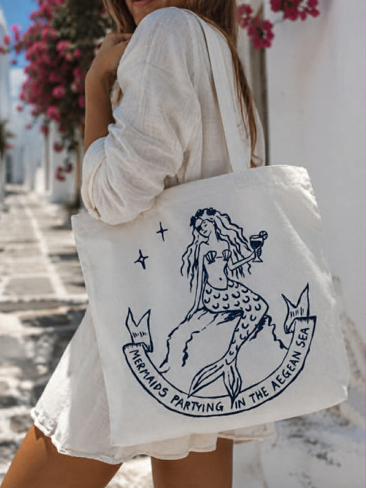 Βαμβακερή tote bag με τύπωμα γοργόνα σε μπλε. Ιδανική για εμφανίσεις διακοπών!