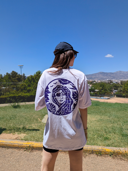 Πίσω όψη λευκού γυναικείου oversize T-shirt Pirates of Venus από βαμβάκι με το λογότυπο της εταιρείας