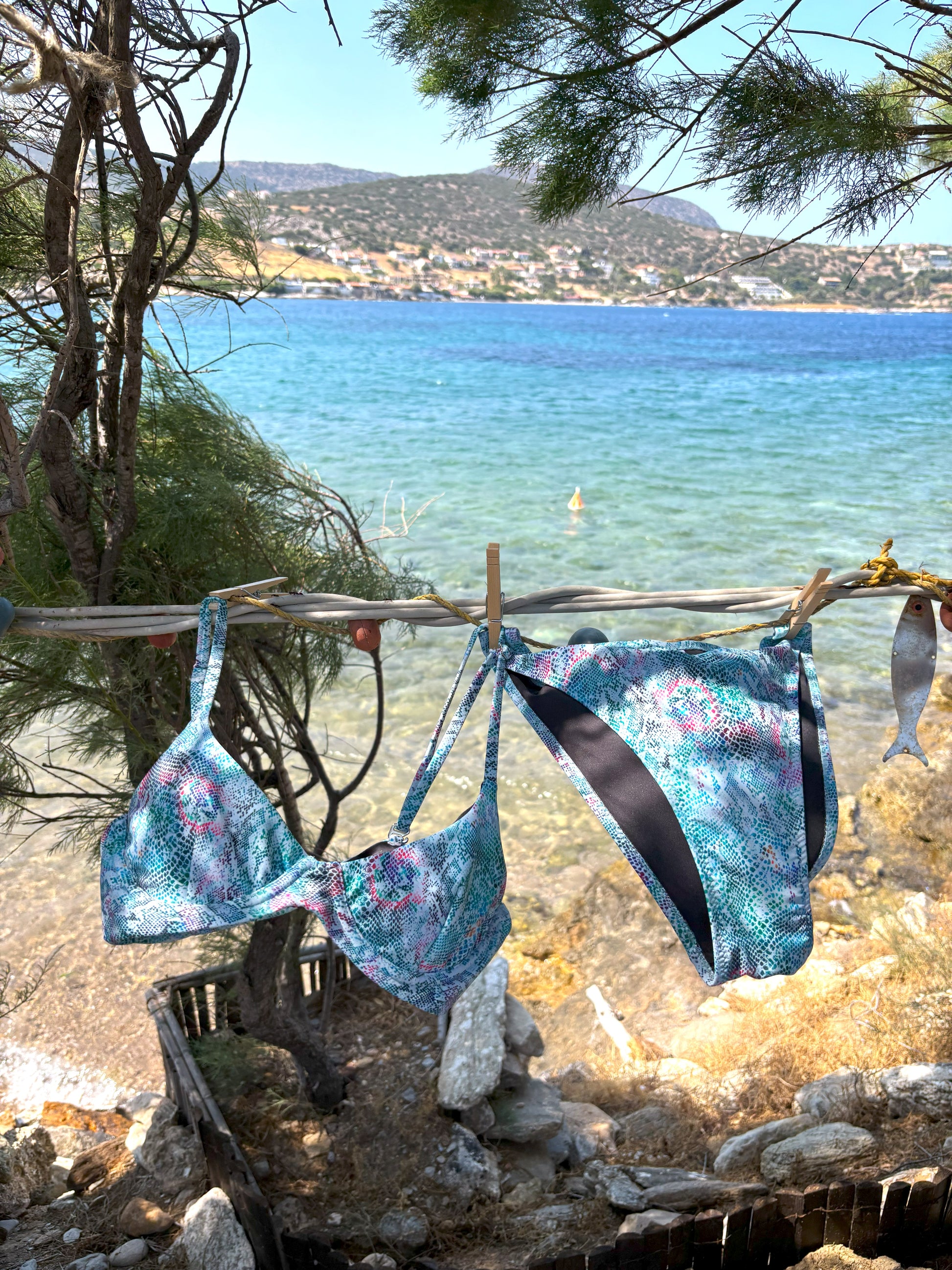 Γυναικείο  μαγιο μπικίνι με σχεδιο snakeskin και μπανέλα