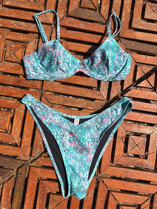 Γυναικείο μαγιό μπικίνι με σχέδιο snakeskin και μπανέλα
